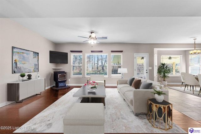 316 Merlot Court, Vine Grove, KY 40175