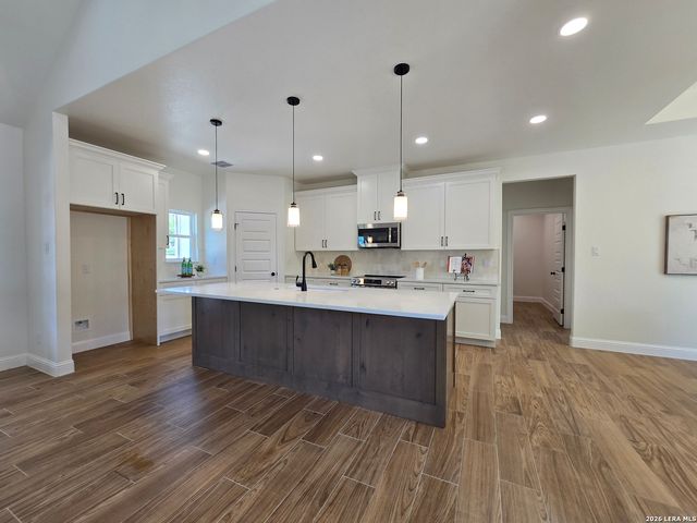 1247 MARLYS AVE, Canyon Lake, TX 78133