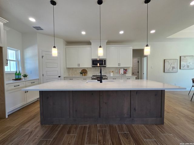 1247 MARLYS AVE, Canyon Lake, TX 78133