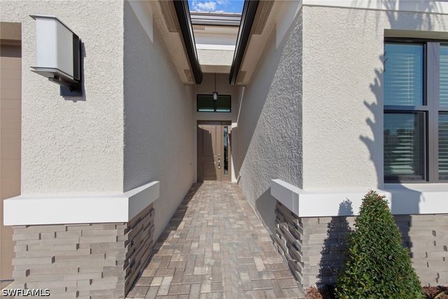 20944 Thistle Leaf LN, Estero, FL 33928