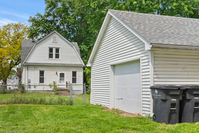 1023 16th Street, Rock Island, IL 61201