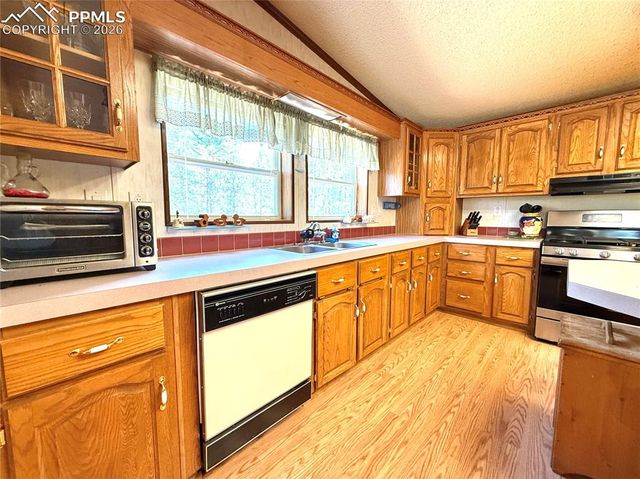 17 Amanda Circle, Florissant, CO 80816