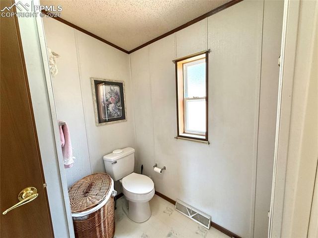 17 Amanda Circle, Florissant, CO 80816