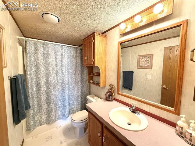 17 Amanda Circle, Florissant, CO 80816