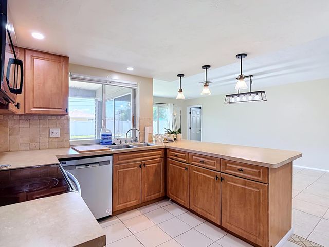 1832 SE Van Loon Terrace, Cape Coral, FL 33990