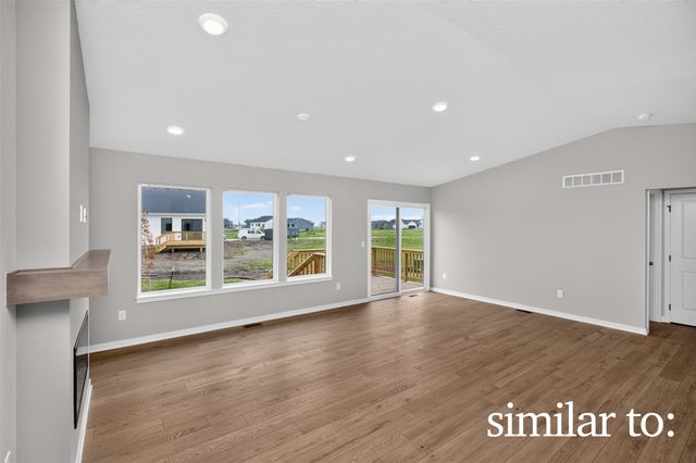 702 NE Crossing Oaks Drive, Ankeny, IA 50021