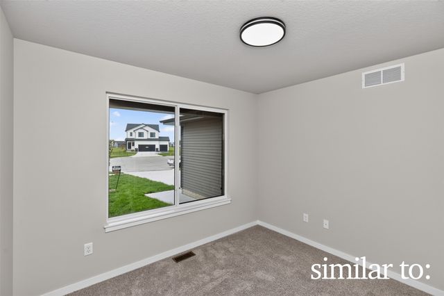702 NE Crossing Oaks Drive, Ankeny, IA 50021