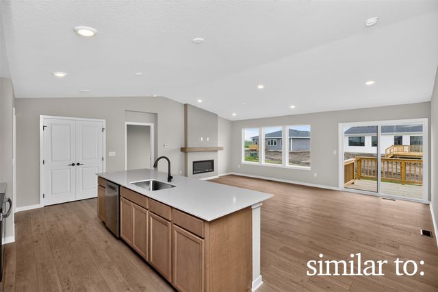 702 NE Crossing Oaks Drive, Ankeny, IA 50021