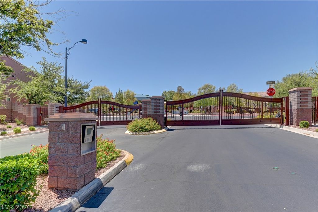 10311 Elmwood Glen Avenue, Las Vegas, NV 89166 — photo 4