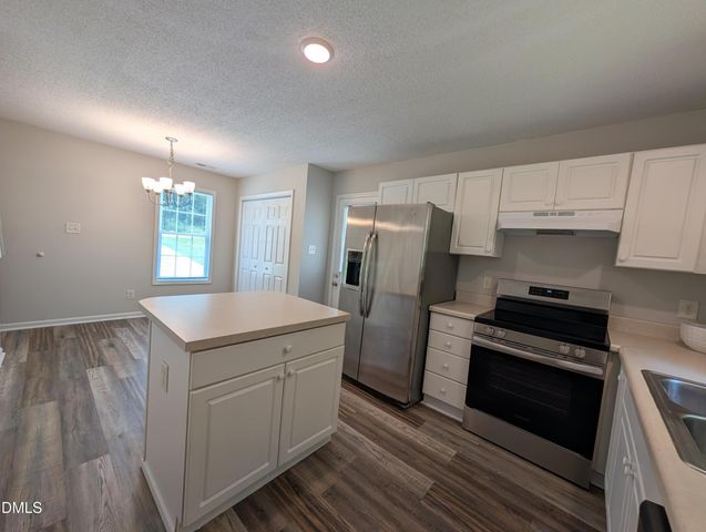 1039 Laurel Leaf Road, Zebulon, NC 27597