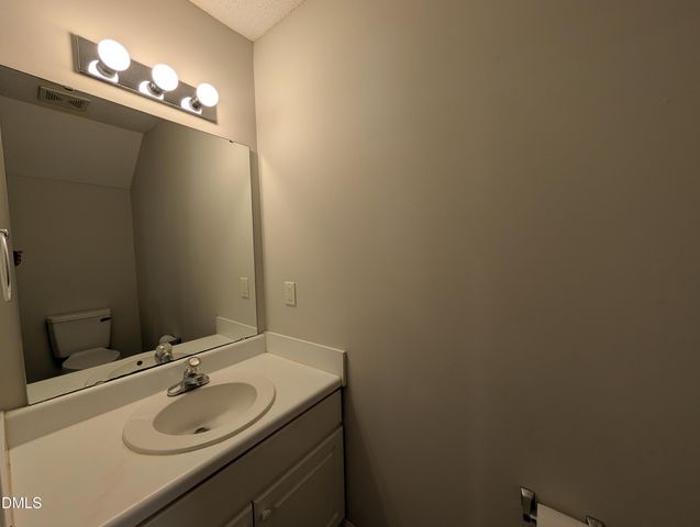 1039 Laurel Leaf Road, Zebulon, NC 27597