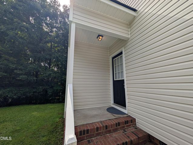 1039 Laurel Leaf Road, Zebulon, NC 27597
