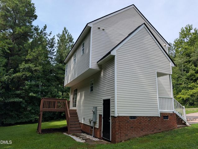 1039 Laurel Leaf Road, Zebulon, NC 27597