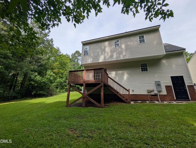 1039 Laurel Leaf Road, Zebulon, NC 27597