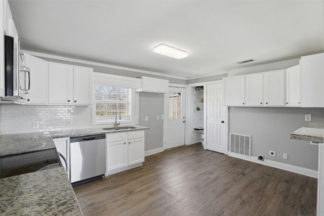 308 W Lamm Street, Blue Ridge, TX 75424