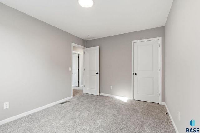 243 Thelma Ave Avenue, Harrisburg, SD 57032