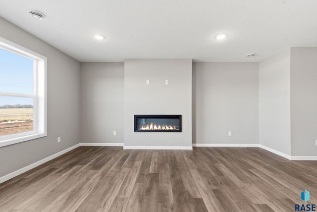 243 Thelma Ave Avenue, Harrisburg, SD 57032