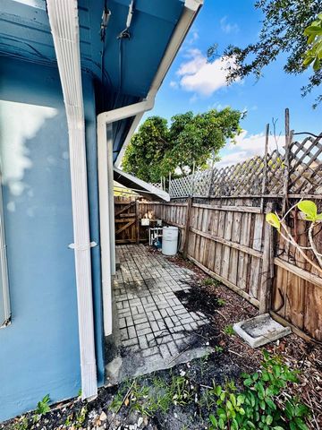 1118 N E Street, Lake Worth Beach, FL 33460