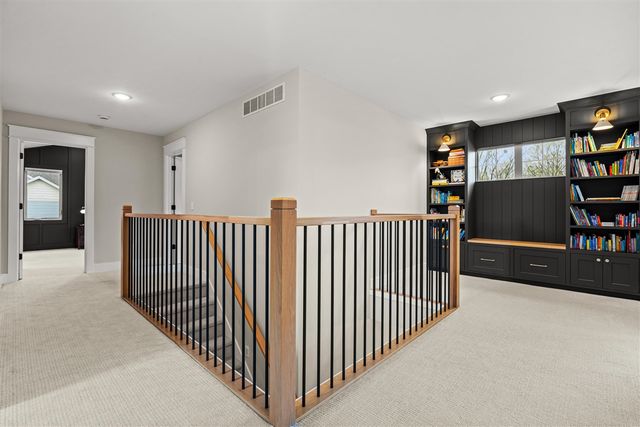 5584 Stonebridge Drive, Grandville, MI 49418