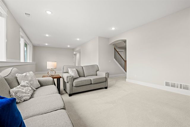 5584 Stonebridge Drive, Grandville, MI 49418