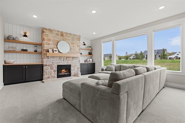 5584 Stonebridge Drive, Grandville, MI 49418