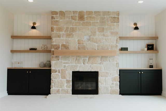 5584 Stonebridge Drive, Grandville, MI 49418