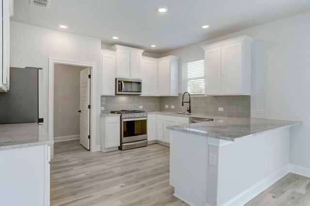 141 Angel Oak WAY, San Marcos, TX 78666