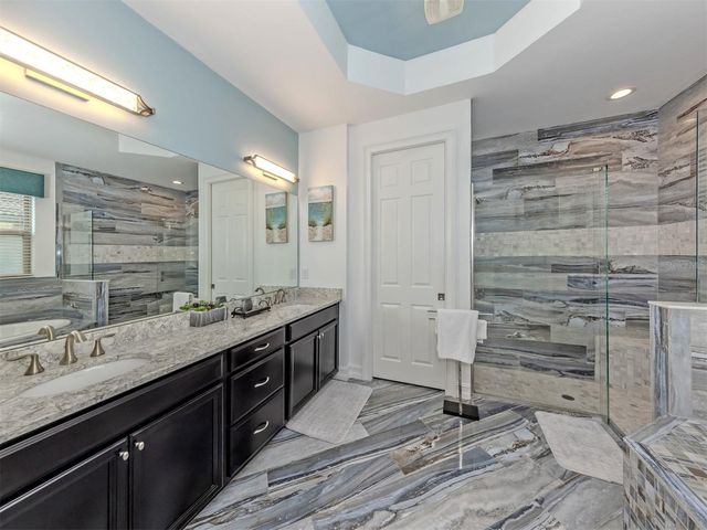 195 MARAVIYA BOULEVARD, Nokomis, FL 34275