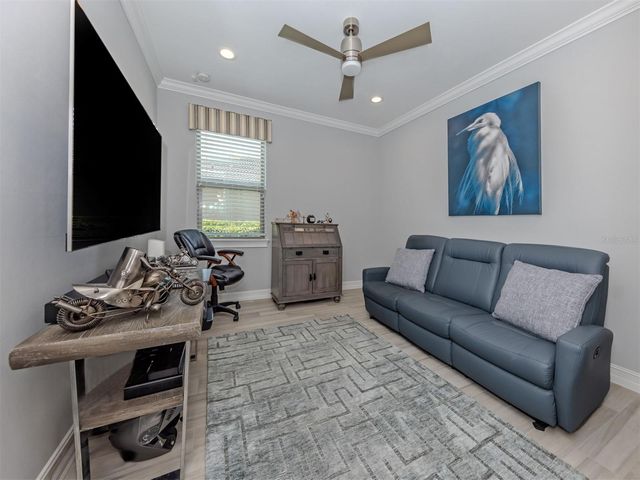 195 MARAVIYA BOULEVARD, Nokomis, FL 34275