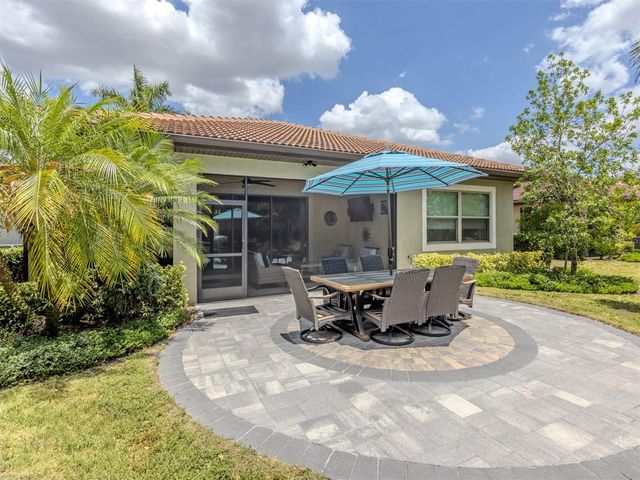 195 MARAVIYA BOULEVARD, Nokomis, FL 34275