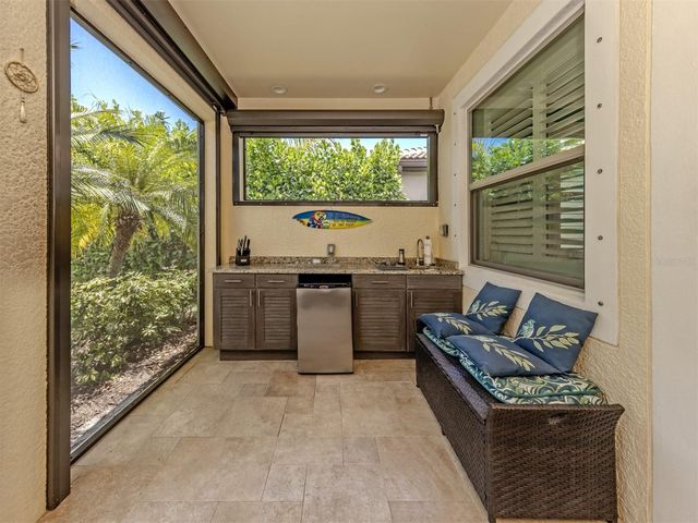 195 MARAVIYA BOULEVARD, Nokomis, FL 34275