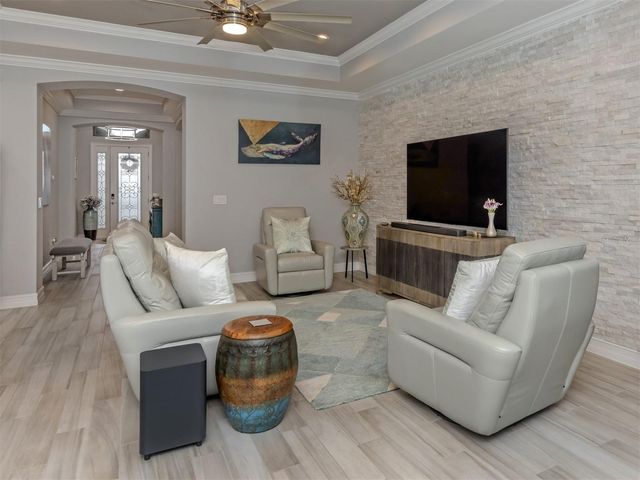 195 MARAVIYA BOULEVARD, Nokomis, FL 34275