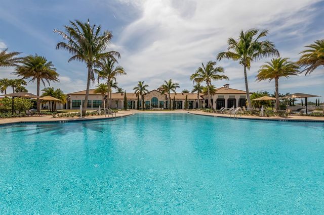 195 MARAVIYA BOULEVARD, Nokomis, FL 34275