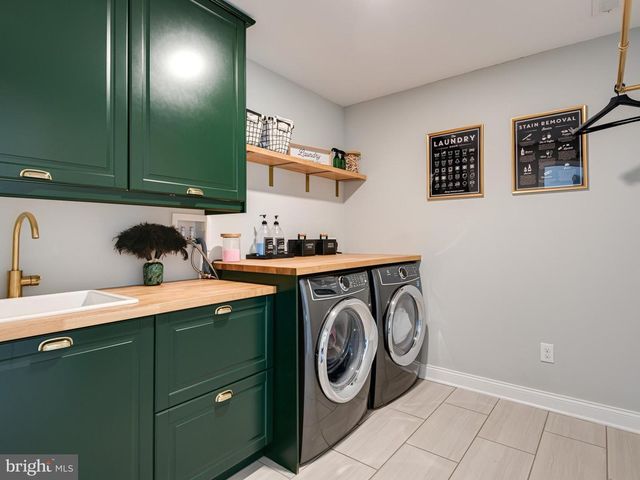 3702 ROSE TRADER LN, Newtown Square, PA 19073