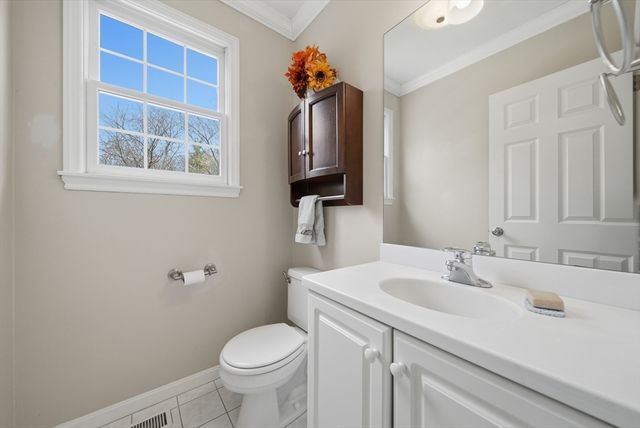 105 Weyland Circle, North Andover, MA 01845
