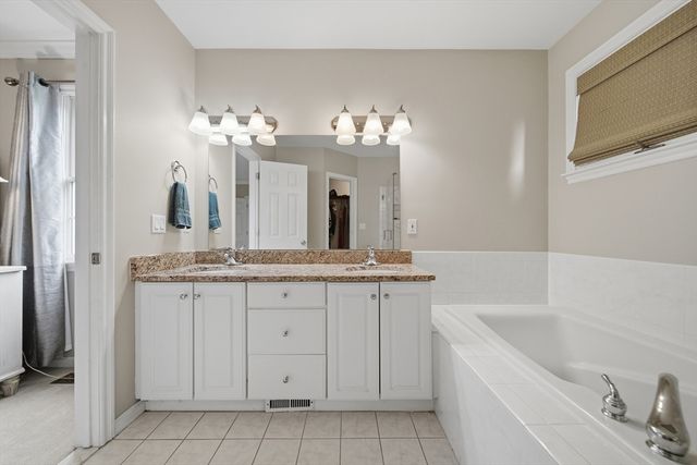 105 Weyland Circle, North Andover, MA 01845