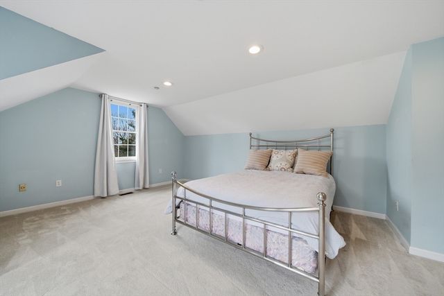 105 Weyland Circle, North Andover, MA 01845