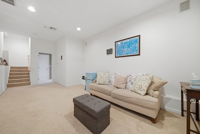 105 Weyland Circle, North Andover, MA 01845