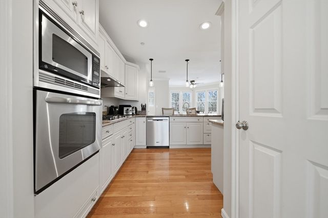105 Weyland Circle, North Andover, MA 01845