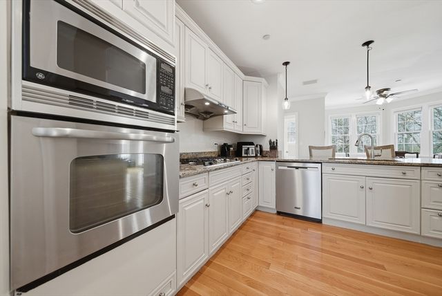 105 Weyland Circle, North Andover, MA 01845
