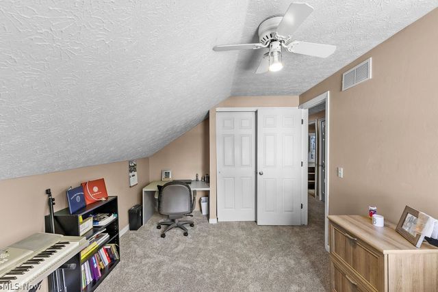 3597 Stratavon Drive NW, North Canton, OH 44720