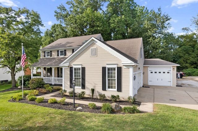 3597 Stratavon Drive NW, North Canton, OH 44720