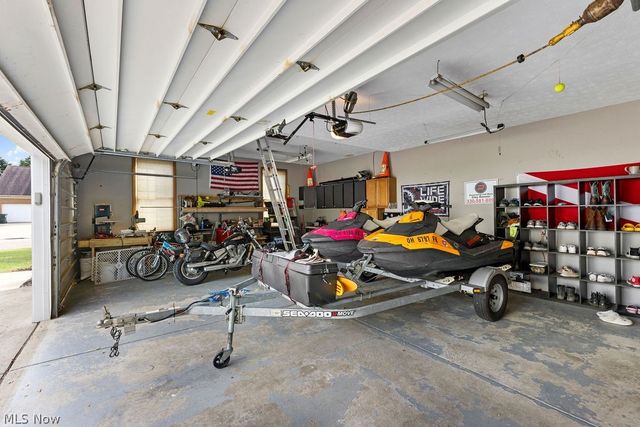 3597 Stratavon Drive NW, North Canton, OH 44720