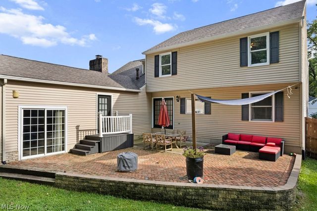 3597 Stratavon Drive NW, North Canton, OH 44720