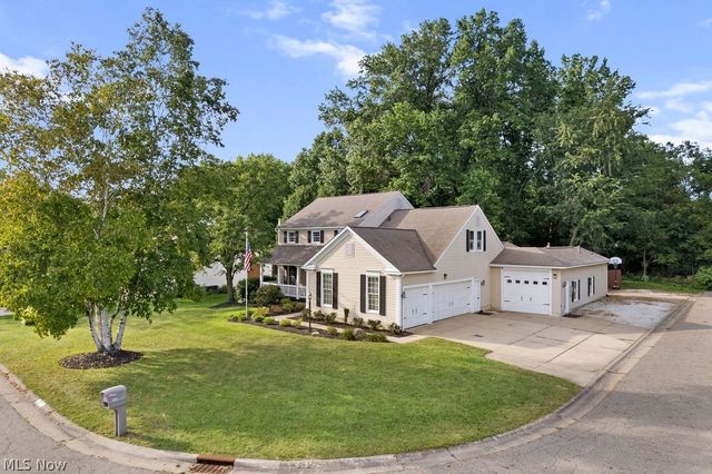 3597 Stratavon Drive NW, North Canton, OH 44720
