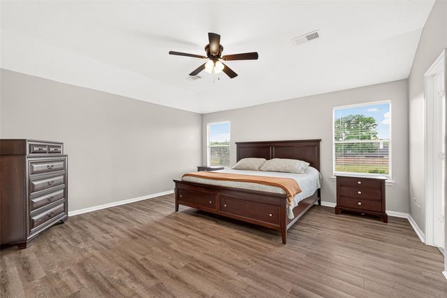 17235 Laguna Trail Drive, Houston, TX 77095