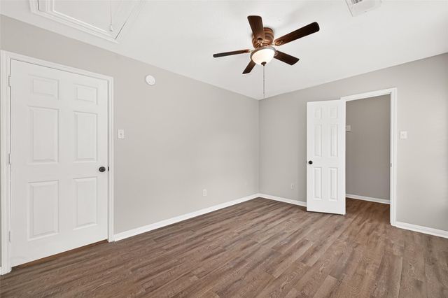 17235 Laguna Trail Drive, Houston, TX 77095