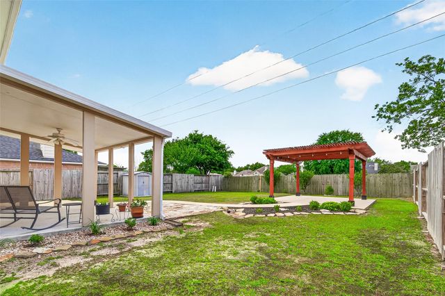 17235 Laguna Trail Drive, Houston, TX 77095