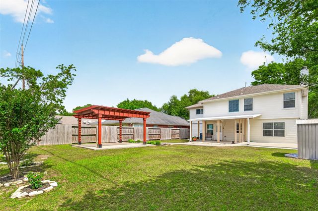 17235 Laguna Trail Drive, Houston, TX 77095