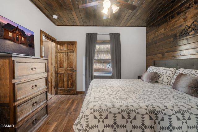 1016 Ravens Ford Way, Sevierville, TN 37876